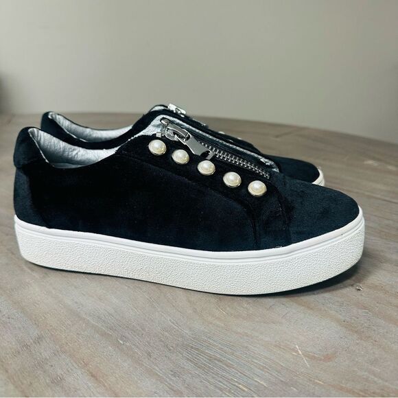 Steve Madden Lynn, BlackVelvet Sneakers with Pearl Accent. - Picture 3 of 6